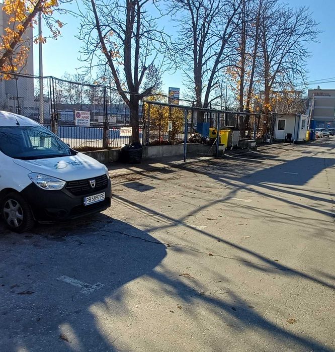 Почистване на сезонен листопад и растителни отпадъци