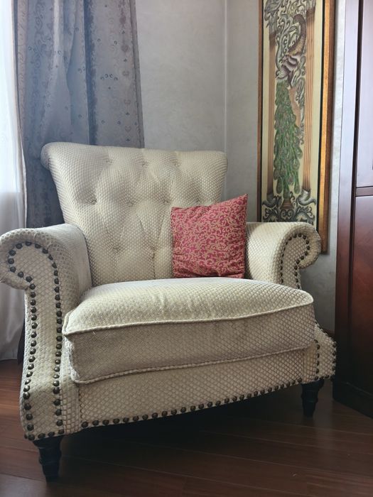 Кресло массивное