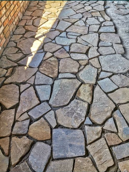 Vând piatra naturala de munte și montaj