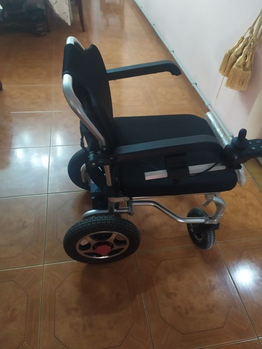 Продам инвалидную коляску с электроприводом