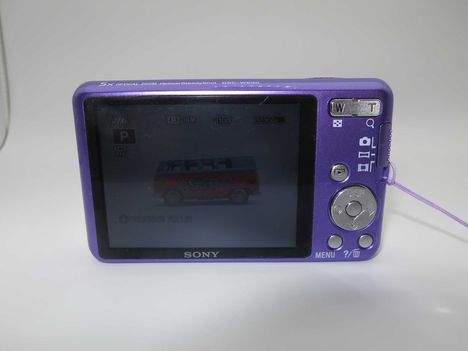 Sony Cyber-shot DSC-W630 ултра компактен и стилен фотоапарат, лилав цввят, цифрова камера в отлично състояние,  16MP и 5х оптично увеличение