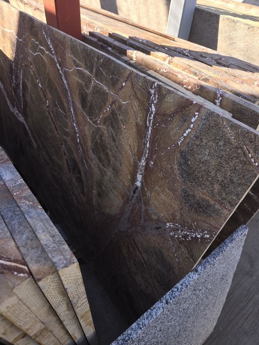 Glafuri, blaturi, trepte, pardoseli din marmură și granit