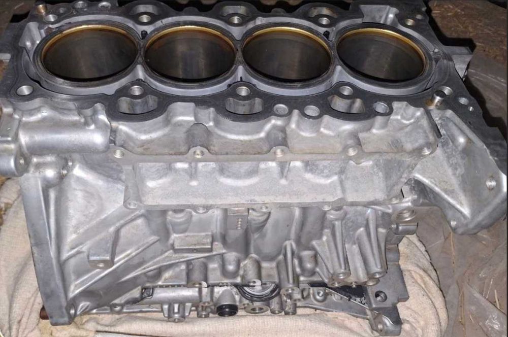 Блок цилиндр (шорт-блок)  Hyundai / Kia объемом 2,0 литра.