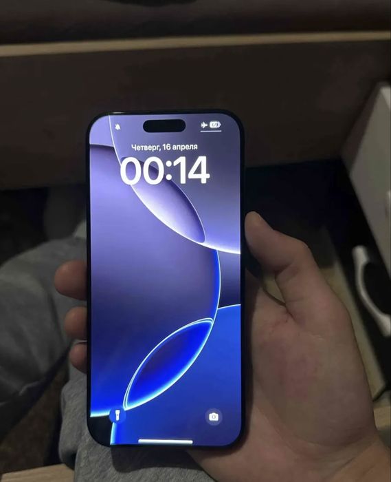 iPhone 16 pro max на гарантии