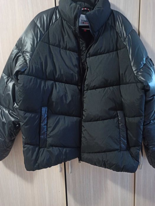 Продавам мъжко зимно яке