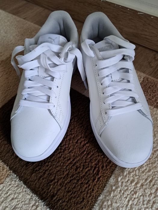 Vând  Adidași  PUMA