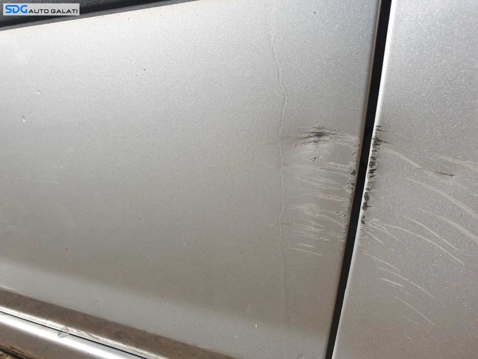 Usa Usi Portiera Portiere Dreapta Fata Dezechipata cu Defect Ford C-Max 2004 - 2008 Culoare O3