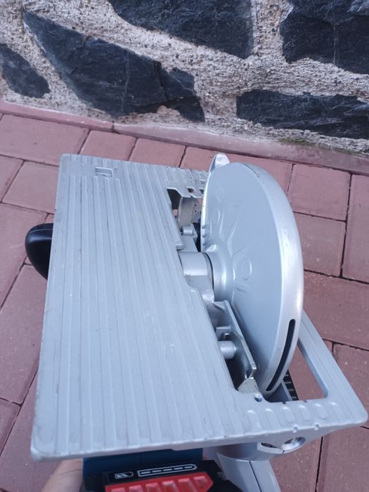 Circular bosch gks 18v -70L
