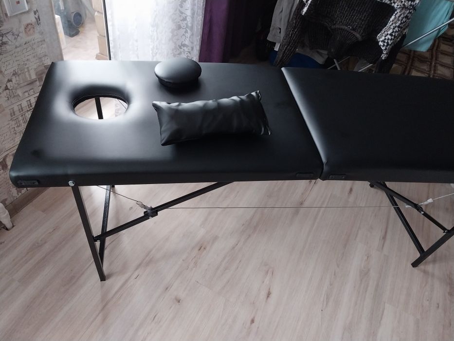 Кушетка для массажа новая.