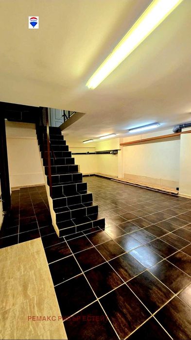 Продава се Офис в Русе, Ялта - 95 кв.м за 481 €/кв.м - Снимка #5