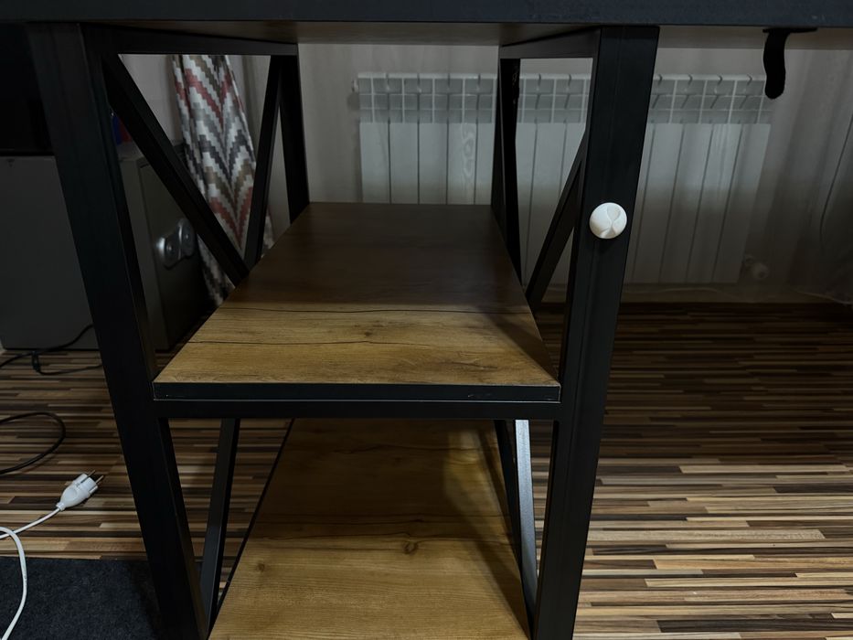 Стол в стиле лофт