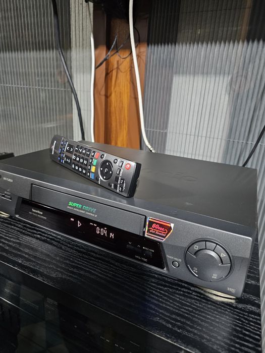 OCAZIE!!!Vând videorecordere JVS HR-587 ,PANASONIC NV-F 604