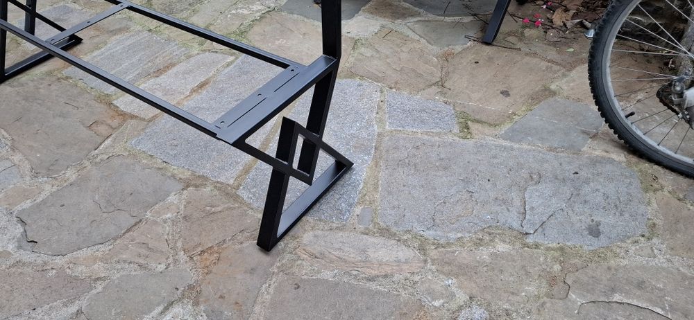 Метални крака за маса