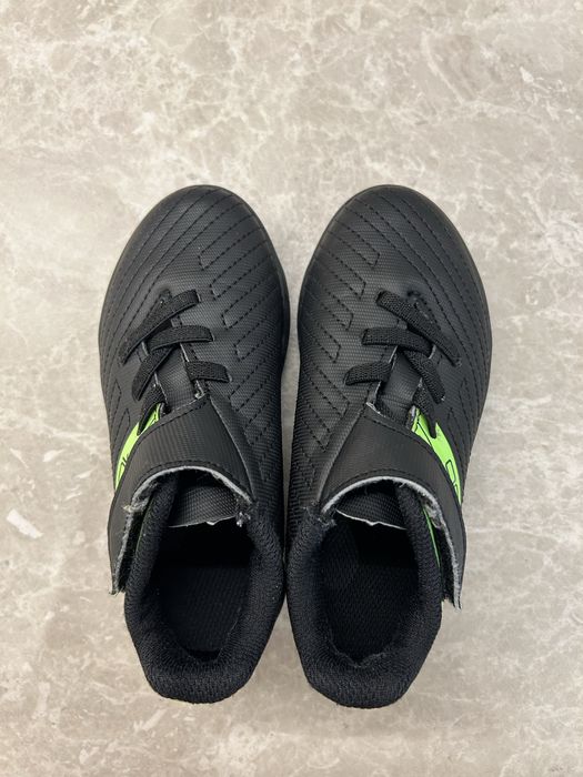 Детски обувки за футбол/ стоножки