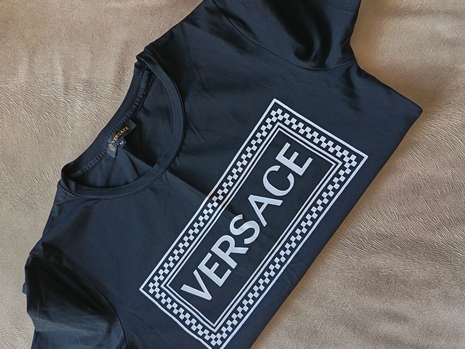 Vând tricou Versace dama