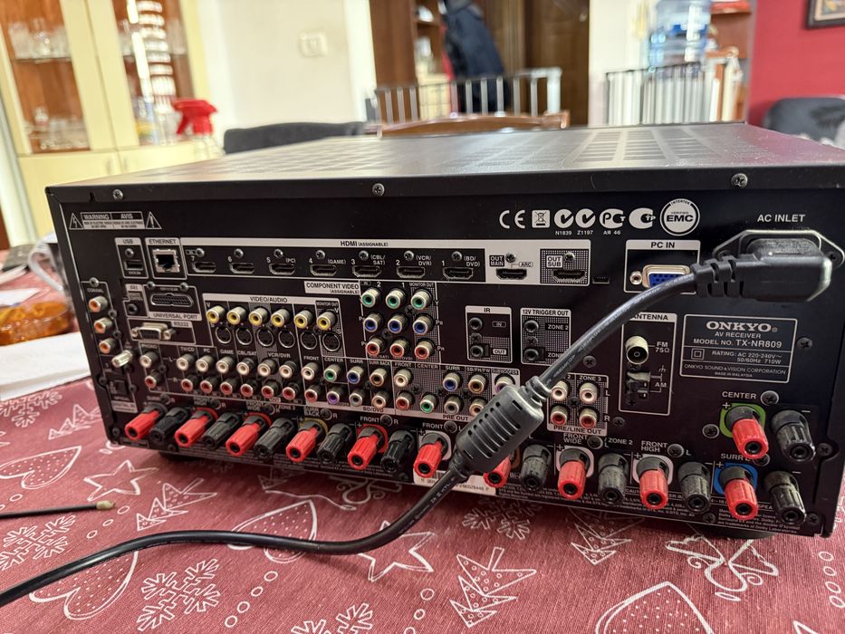 AV ресивър Onkyo TX-NR809