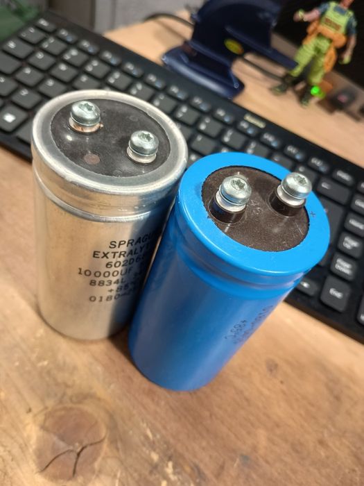 Condensatori electrolitici