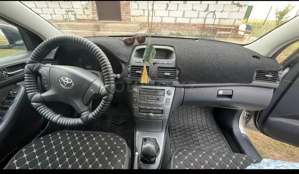 Продам тойота авенсис