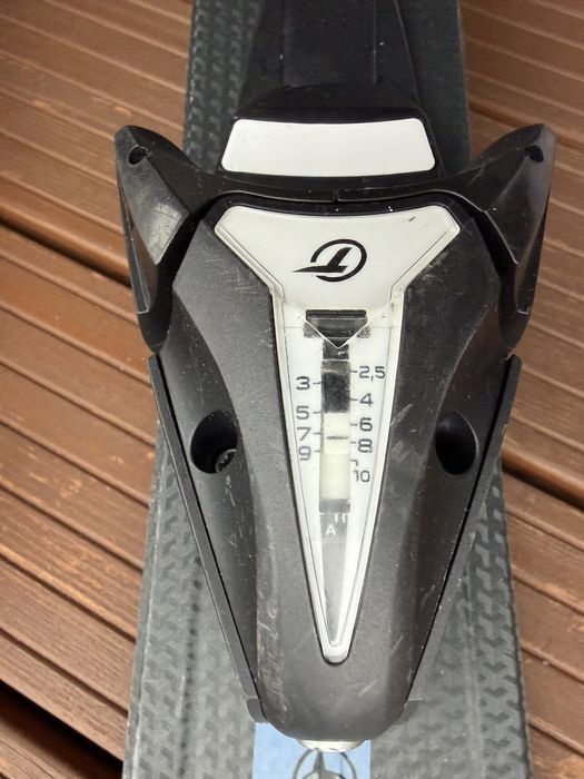 Schiuri pentru acrobatie(adult/junior)