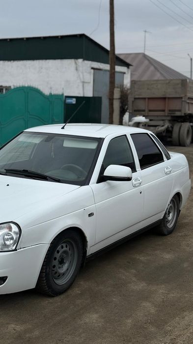 Продам Приора1 люкс