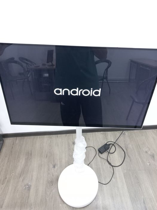 27' LCD Kiosk Monitor Sensor Android 11