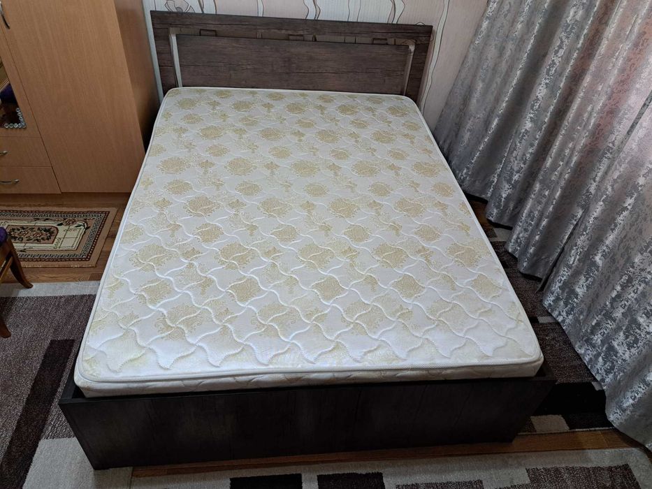 Кровать в отличном состоянии