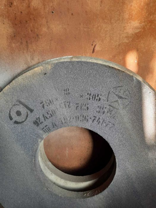 Наждачный камень для заточки коленвала 755×305×40 (СССР)