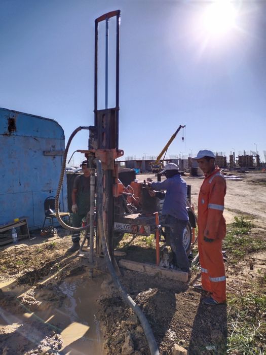 Станок для бурения скважин под воду