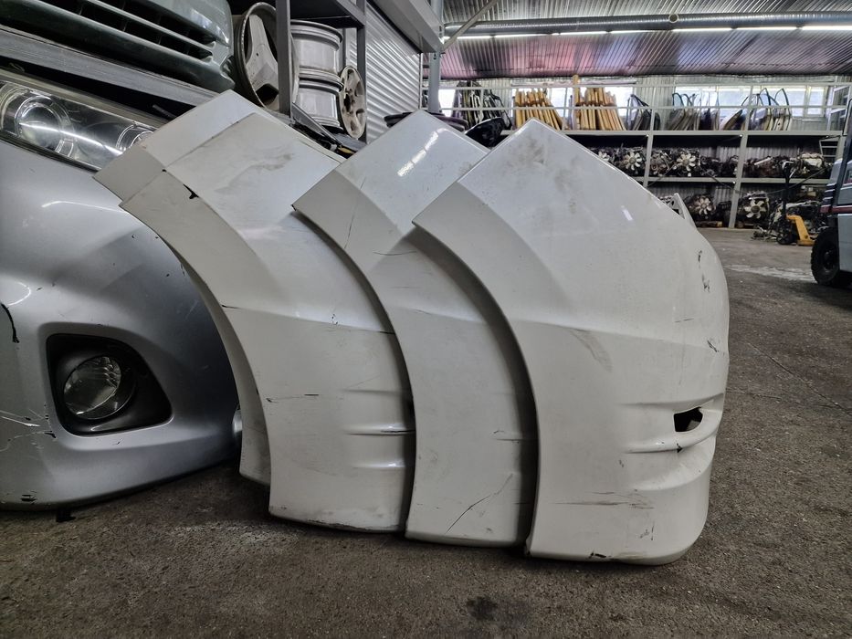 Бампер б/у Toyota Estima-07