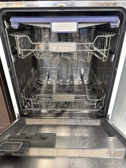 Продам встриваемую посудомойку