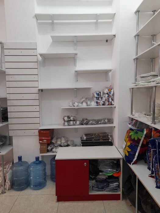 Витрина полки на магазин