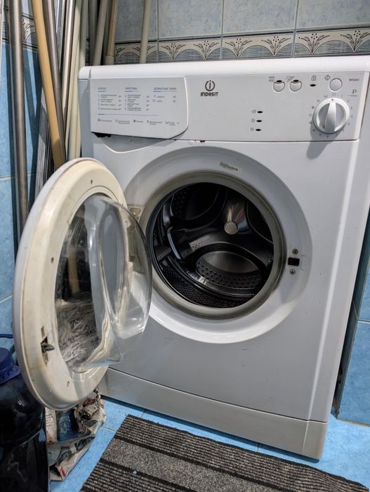 Стиральная машина INDESIT WISA 81 Б/У