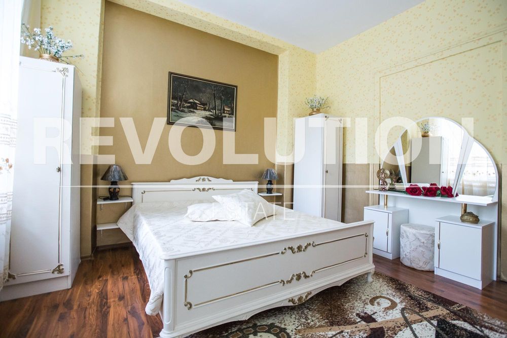 Дава се под наем Многостаен апартамент в Варна, Център - 210 кв.м за 900 € - Снимка #7