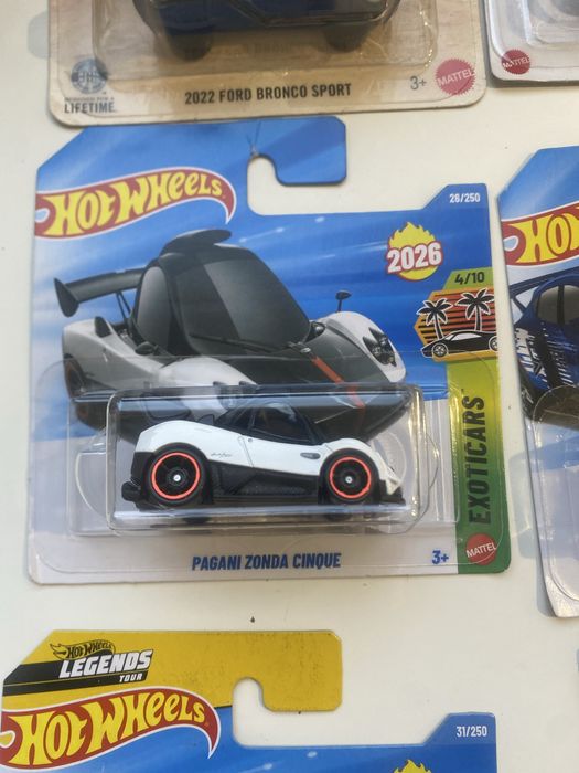 Продаю машинки Hot Wheels