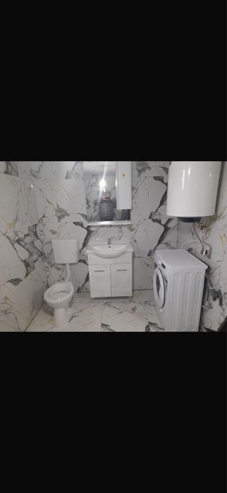 Case la rosu , interioare