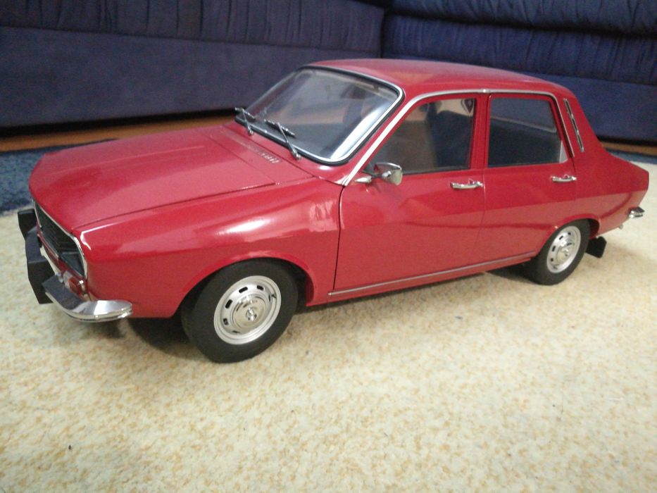 Macheta DACIA 13oo, scara 1 : 8