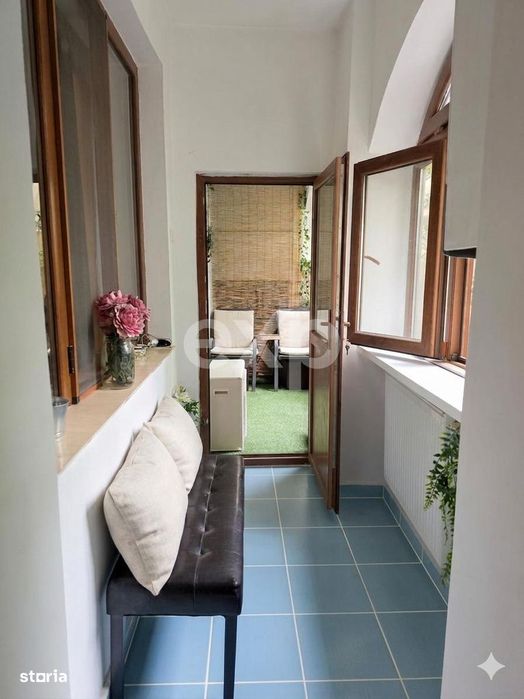 Decebal, Delea Noua, apartament de vanzare etaj 1 cu centrala proprie