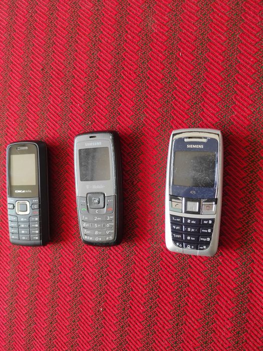 Telefoane pentru piese de schimb unele sunt funcționale