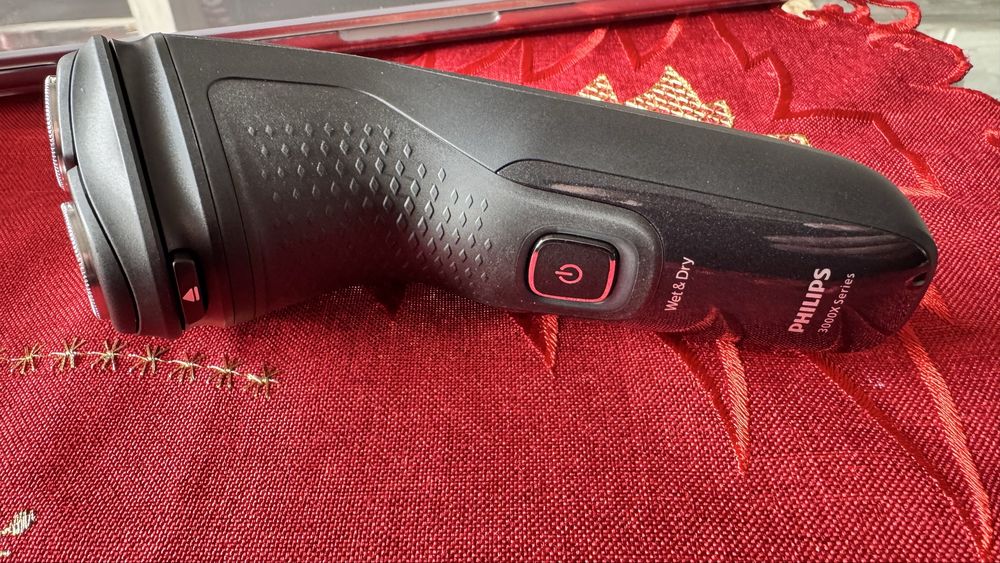 Електрическа самобръсначка Philips 3 000X Series