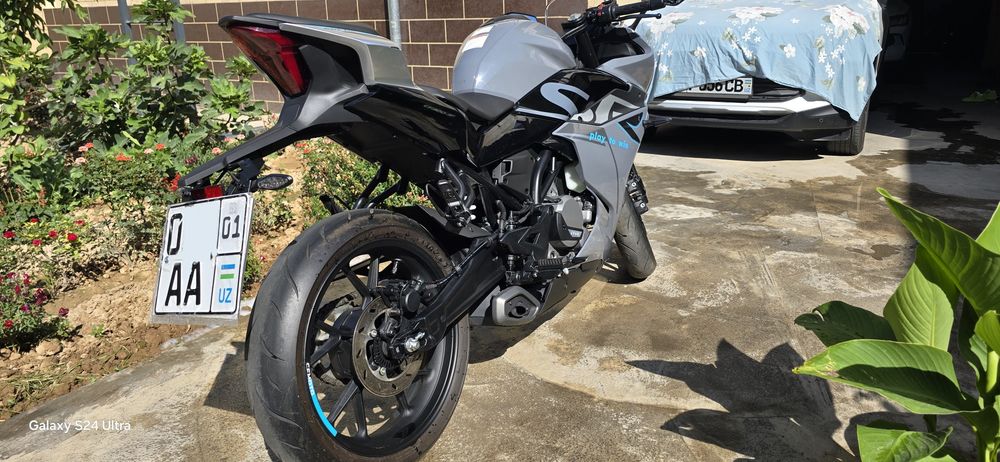 CF MOTO 300SR мотоцикл
