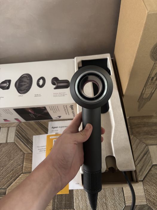 Dyson supersonic