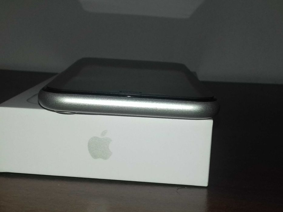 iPhone 11 White 64 Gb