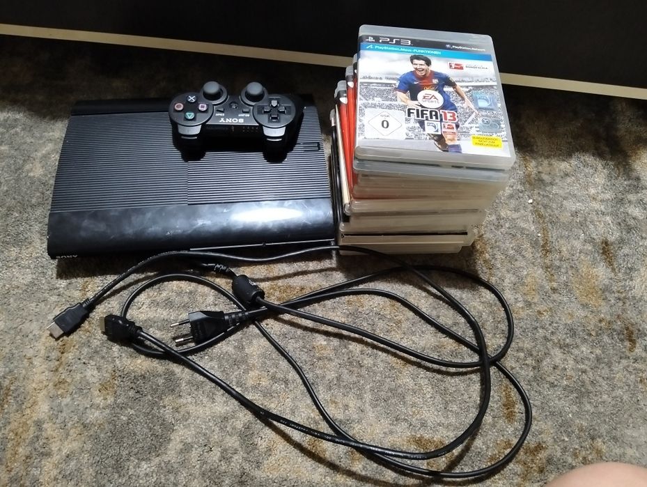 Vând PS 3 cu 12 jocuri