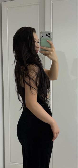 Платье со стразами 7.000 тг