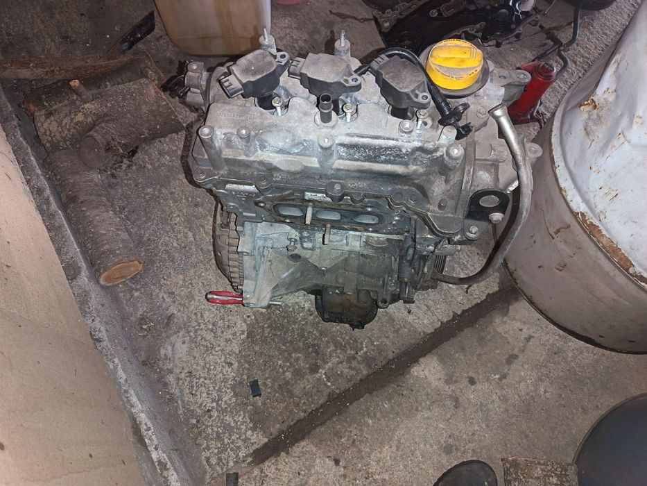 Se vinde motor 0.9 si pompa servo