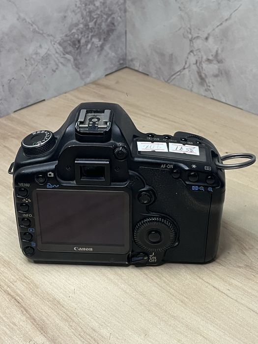 Фотоаппарат Canon EOS 5D Mark II