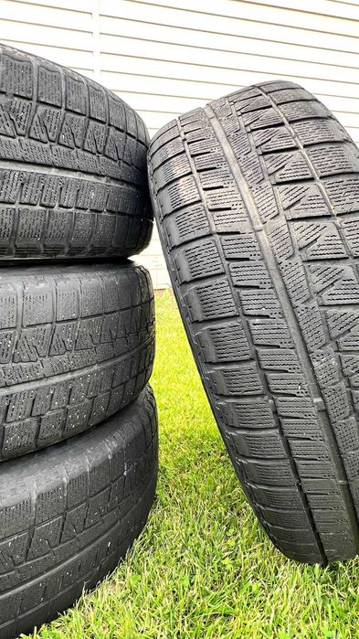 Шины Bridgestone Blizzak 215/60/17 (зима)