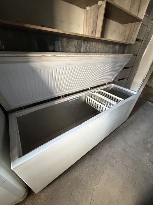 Muzlatkich va katta muzlatgich sotiladi