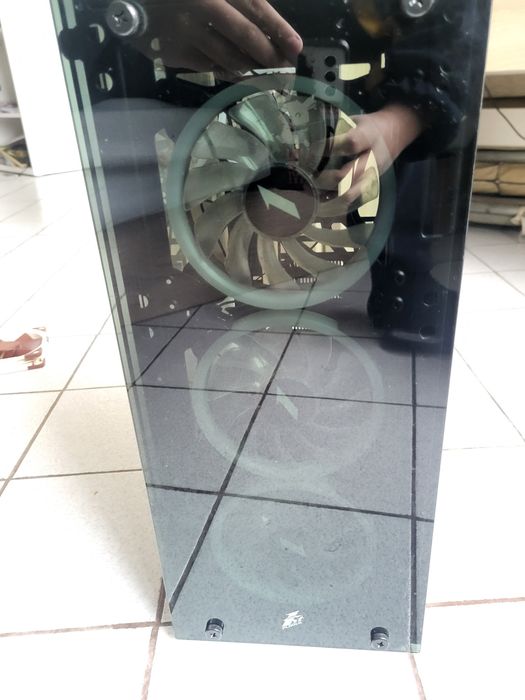 СПЕШНО!Компютърна кутия