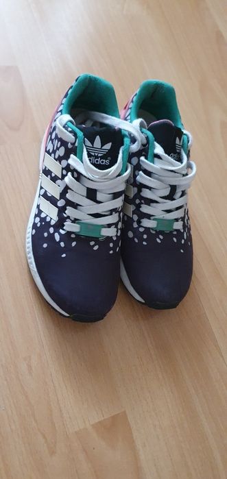 Adidas nr 39 aproape noi